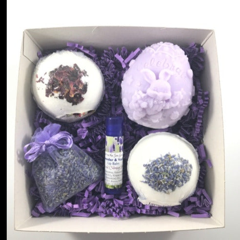 Spring Themed Gift Box / Lavender Gift Box / Bath Bombs, Soap, Sachet & Lip Balm Set