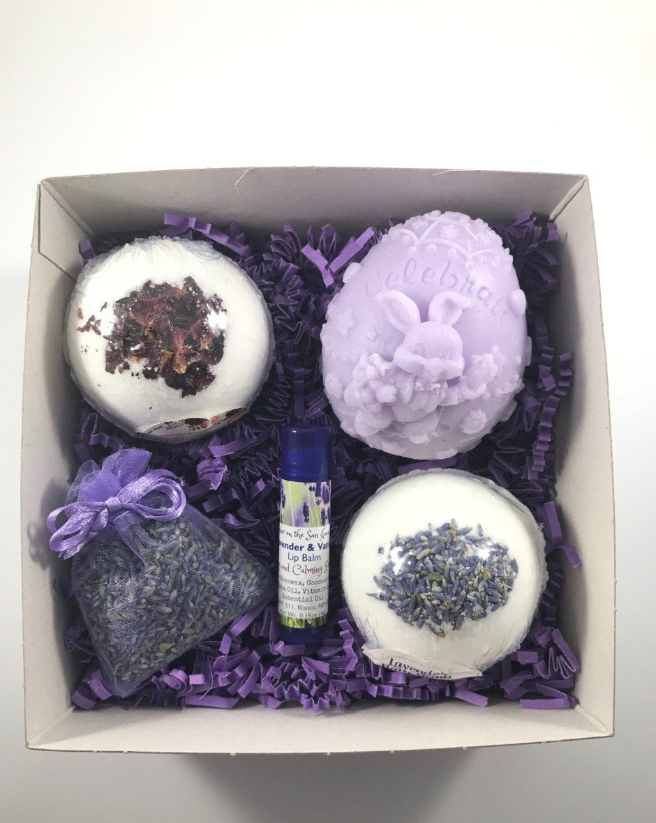 Spring Themed Gift Box / Lavender Gift Box / Bath Bombs, Soap, Sachet & Lip Balm Set